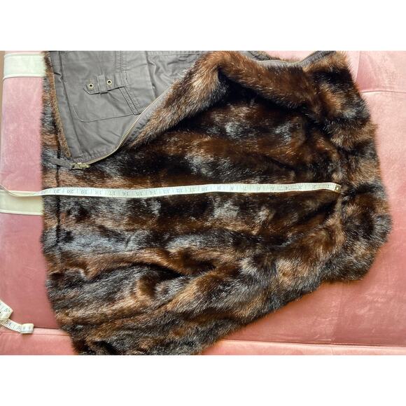 Unbranded Faux Fur Women's Reversible Vest Size Small 2 Pocket Dark Brown - Picture 10 of 11